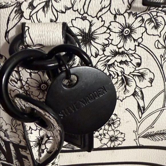 Steve Madden Monochrome Floral Tote - Picture 4 of 4